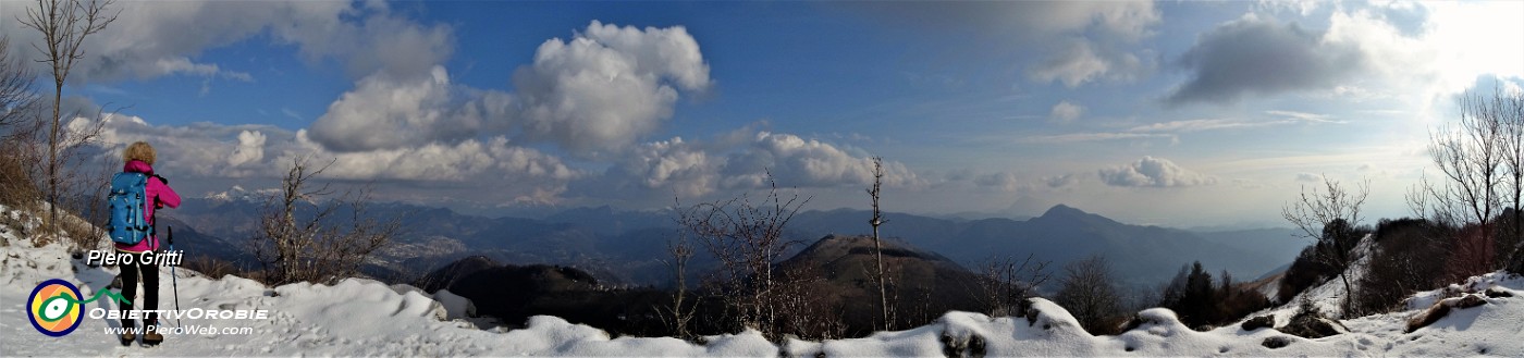 32 Vista verso Val Seriana con Monte Farno e Pizzo Formico.jpg